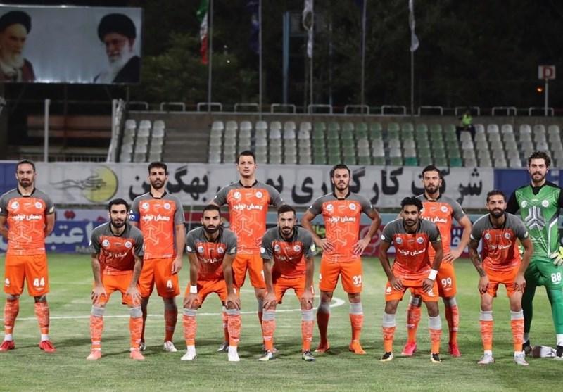 حضور بازیکنان سایپا در ایفمارک، فوتبال دوستانه کادر فنی حضور بازیکنان سایپا در ایفمارک، فوتبال محبت آمیز کادر فنی با بچه ها کار