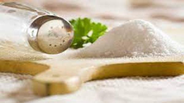 ایرانیان سه برابر بیشتر از استاندارد جهانی نمک مصرف می نمایند