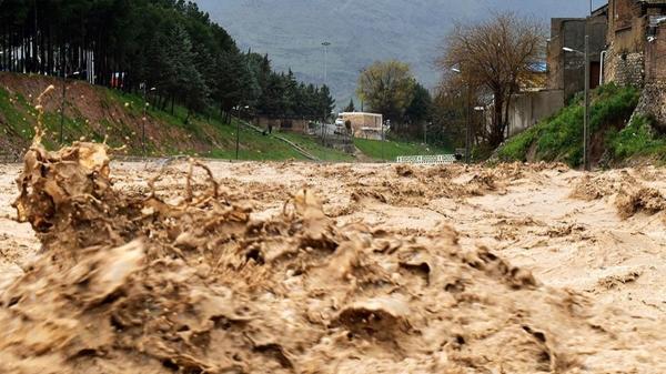 سیلاب در فیروزکوه، شهرک کوهسار تخلیه شد، استاندار تهران: نگران امشب هستیم